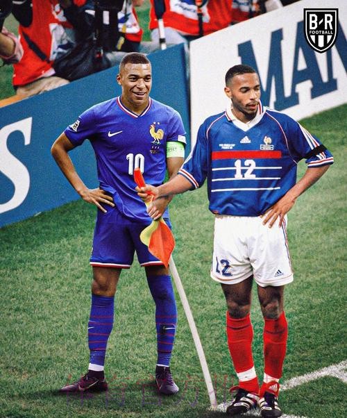 姆巴佩批准巴黎引进琼阿梅尼 本泽马也在争取 姆巴佩批准巴黎引进琼阿梅尼 本泽马也在争取